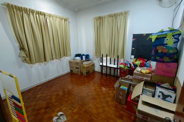 Oug 2 Storey Intermediate Semi D For Rent