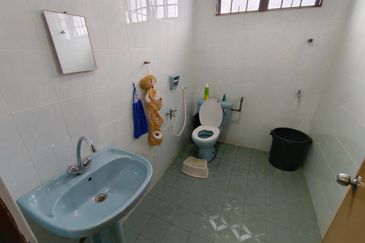 Oug 2 Storey Intermediate Semi D For Rent