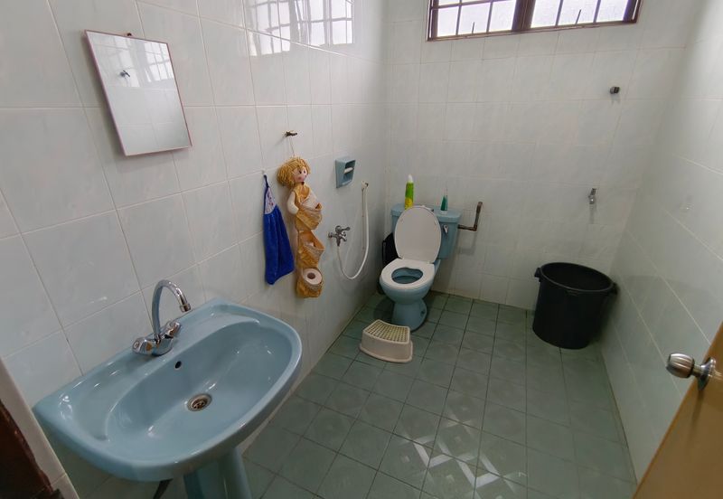 Oug 2 Storey Intermediate Semi D For Rent