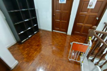 Oug 2 Storey Intermediate Semi D For Rent