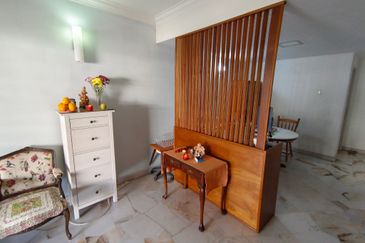 Oug 2 Storey Guarded Terrace House For Sale