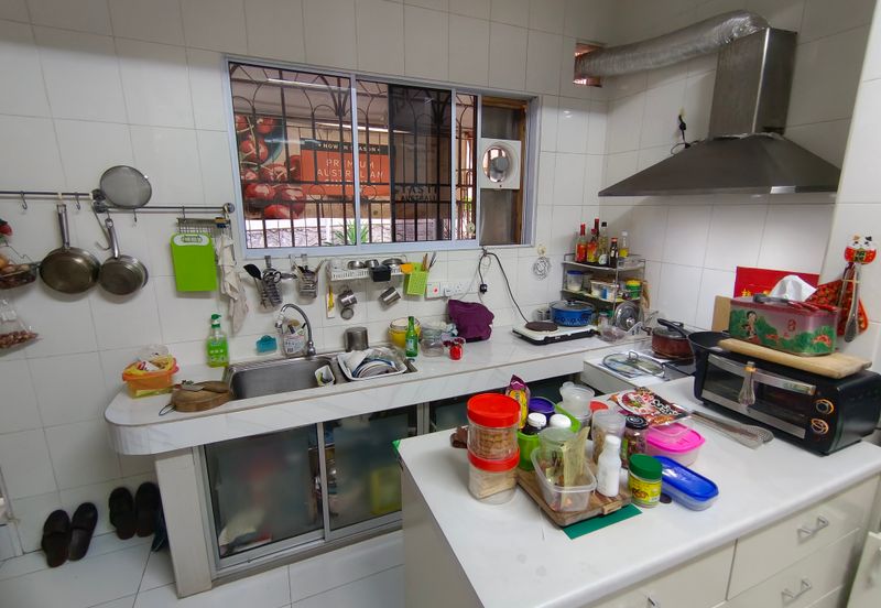 Oug 2 Storey Guarded Terrace House For Sale