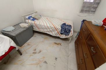 Oug 2 Storey Guarded Terrace House For Sale