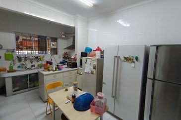 Oug 2 Storey Guarded Terrace House For Sale