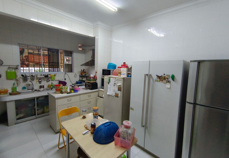 Oug 2 Storey Guarded Terrace House For Sale