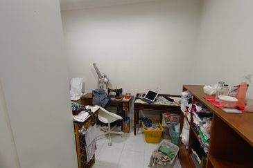 Oug 2 Storey Guarded Terrace House For Sale