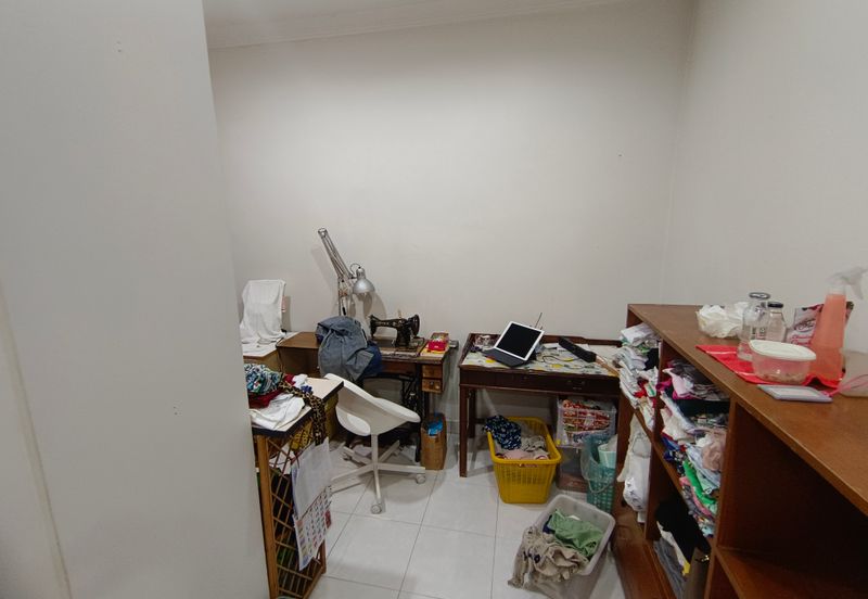 Oug 2 Storey Guarded Terrace House For Sale