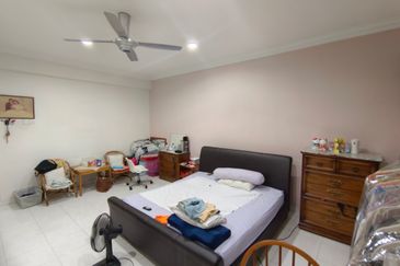 Oug 2 Storey Guarded Terrace House For Sale