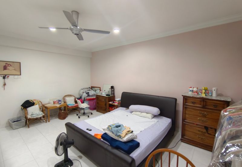 Oug 2 Storey Guarded Terrace House For Sale