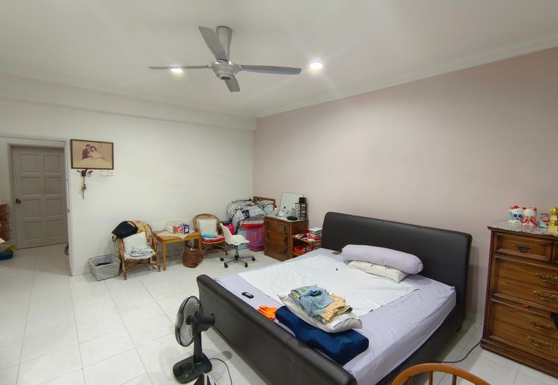 Oug 2 Storey Guarded Terrace House For Sale