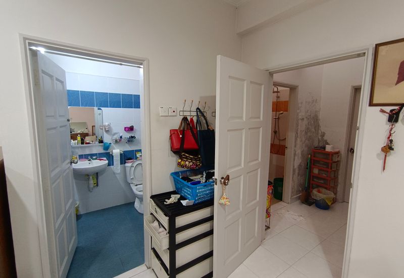 Oug 2 Storey Guarded Terrace House For Sale