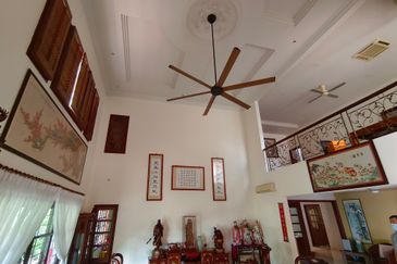 Oug Unique 2 Storey Bungalow For Sale