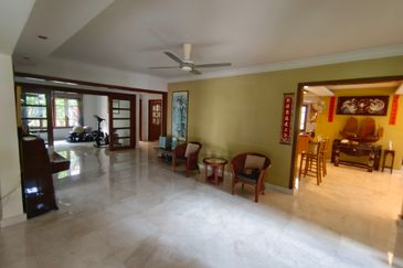 Oug Unique 2 Storey Bungalow For Sale