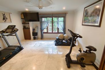 Oug Unique 2 Storey Bungalow For Sale