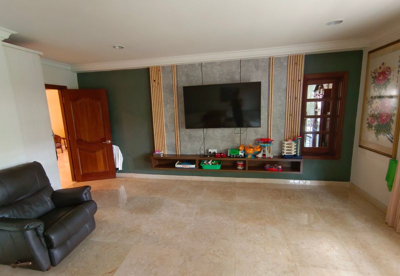 Oug Unique 2 Storey Bungalow For Sale