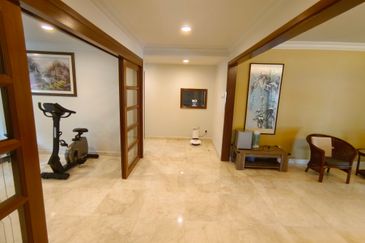 Oug Unique 2 Storey Bungalow For Sale