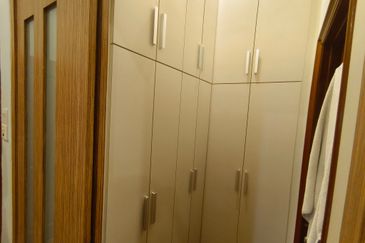 Oug Unique 2 Storey Bungalow For Sale