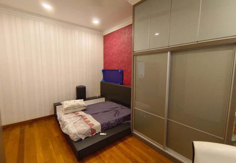 Oug Unique 2 Storey Bungalow For Sale