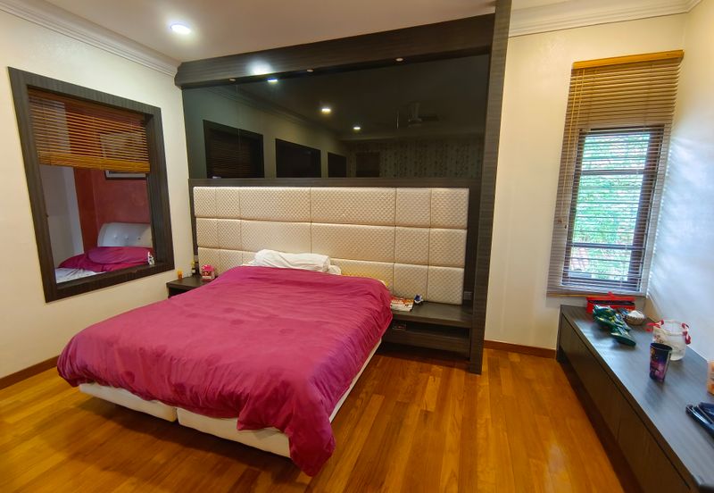 Oug Unique 2 Storey Bungalow For Sale