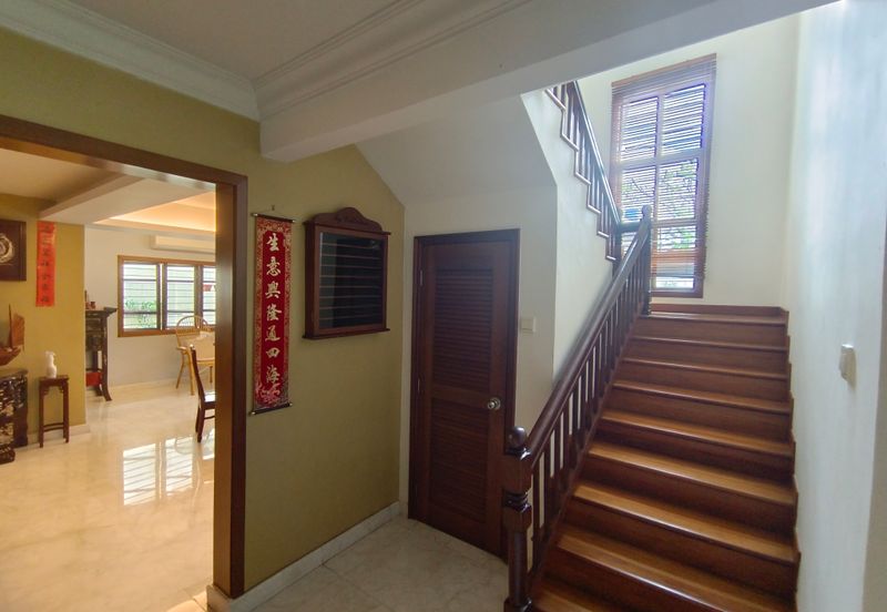 Oug Unique 2 Storey Bungalow For Sale