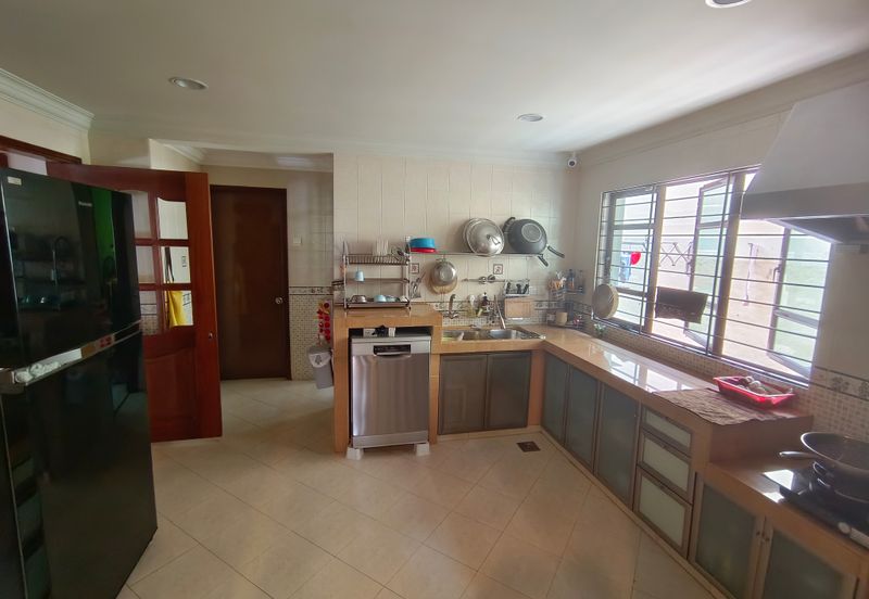 Oug Unique 2 Storey Bungalow For Sale