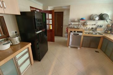 Oug Unique 2 Storey Bungalow For Sale