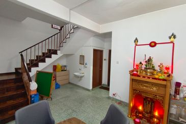 Oug 2 Storey Terrace Basic House For Rent