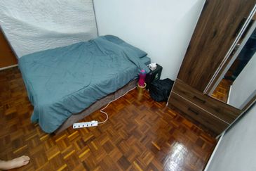 Oug 2 Storey Terrace Basic House For Rent