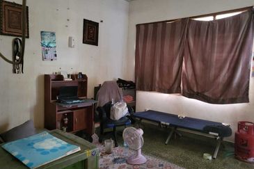 Oug 2 Storey Basic Terrace House For Sale