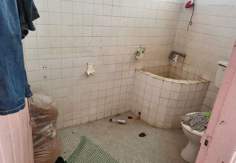 Oug 2 Storey Basic Terrace House For Sale