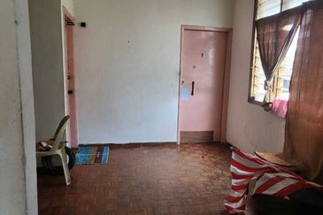 Oug 2 Storey Basic Terrace House For Sale