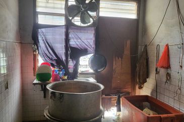 Oug 2 Storey Basic Terrace House For Sale