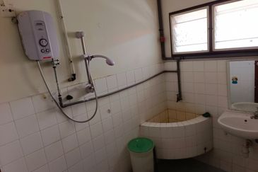 OUG Partial Furnished Terrace House For Sale