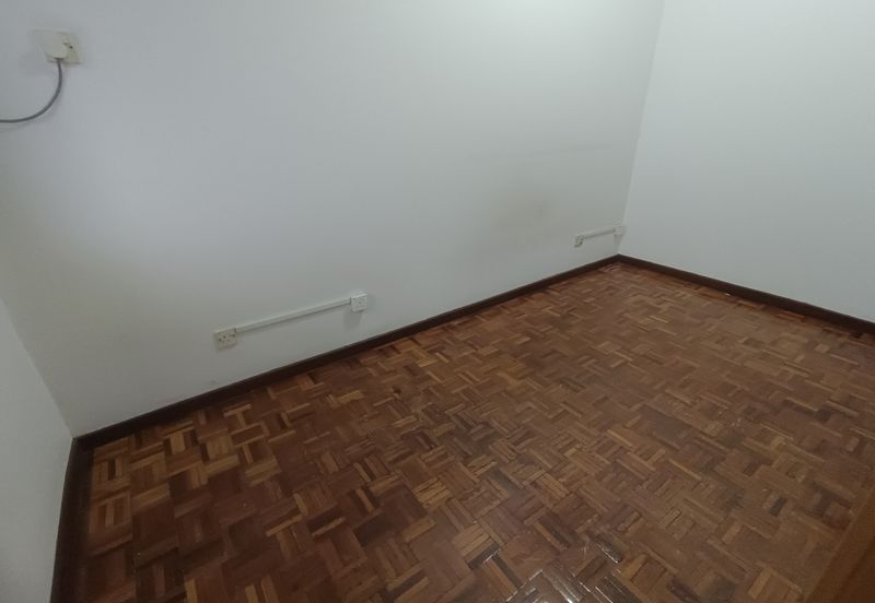 OUG Biggest Layout Quiet Environment with big car porch For Sale