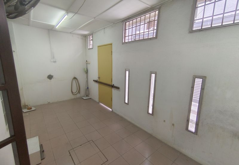 OUG Biggest Layout Quiet Environment with big car porch For Sale