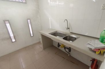 OUG Biggest Layout Quiet Environment with big car porch For Sale