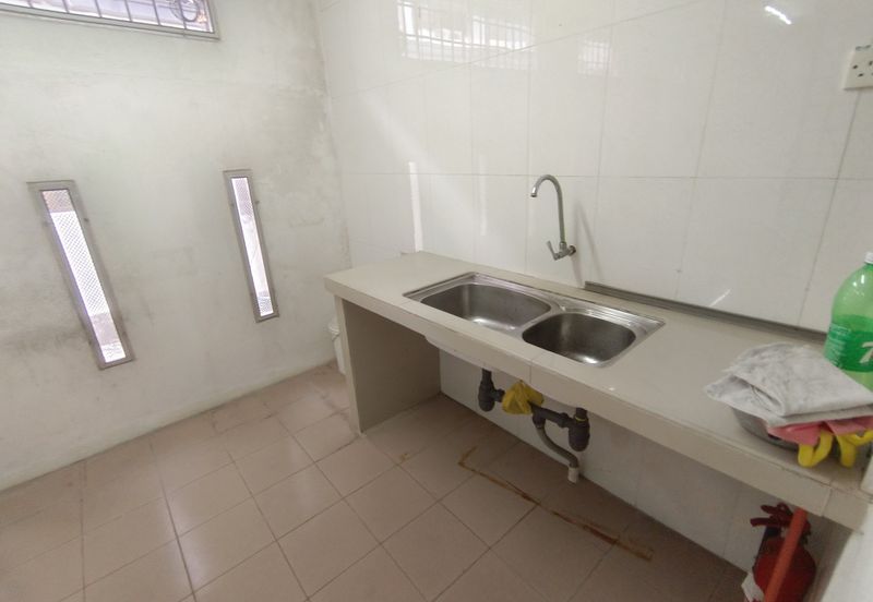 OUG Biggest Layout Quiet Environment with big car porch For Sale