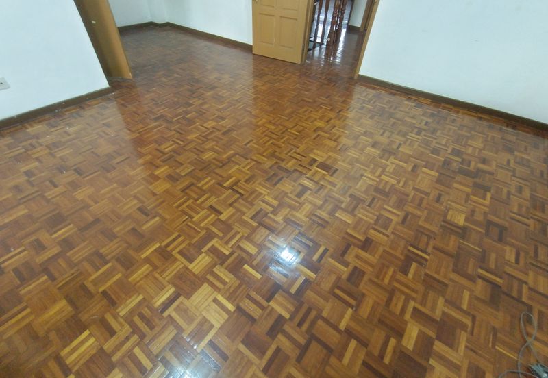 OUG Biggest Layout Quiet Environment with big car porch For Sale