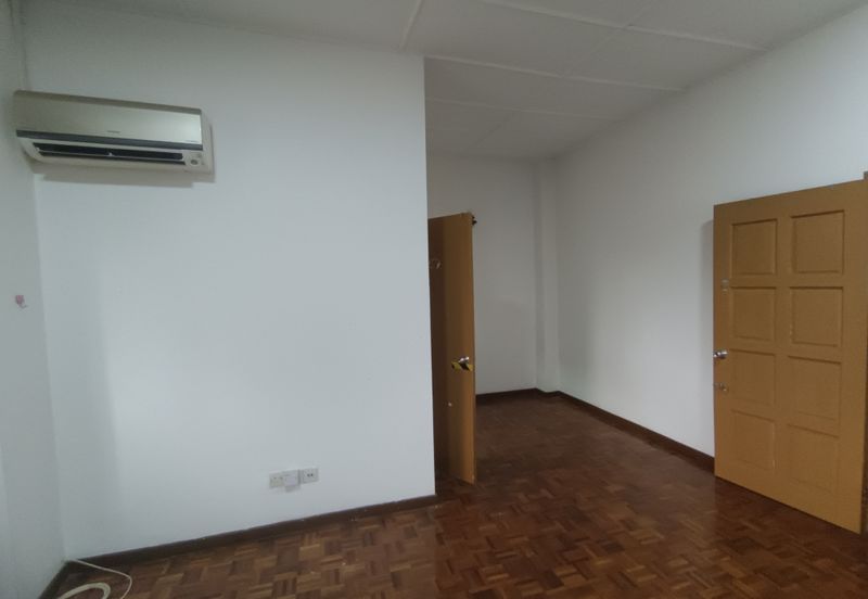 OUG Biggest Layout Quiet Environment with big car porch For Sale