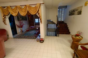 Oug/Tan Yew Lai 4 Storey Semi D Gated Guarded With High Hill View For Sale