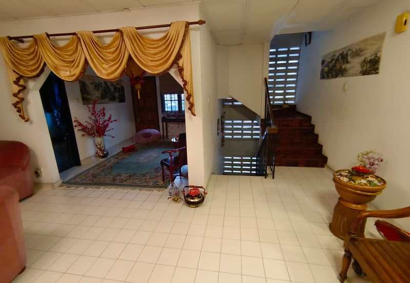 Oug/Tan Yew Lai 4 Storey Semi D Gated Guarded With High Hill View For Sale