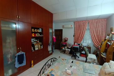 Oug/Tan Yew Lai 4 Storey Semi D Gated Guarded With High Hill View For Sale