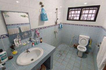 Oug/Tan Yew Lai 4 Storey Semi D Gated Guarded With High Hill View For Sale