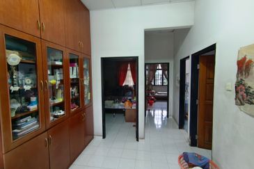 Oug/Tan Yew Lai 4 Storey Semi D Gated Guarded With High Hill View For Sale