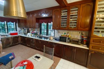 Oug/Tan Yew Lai 4 Storey Semi D Gated Guarded With High Hill View For Sale