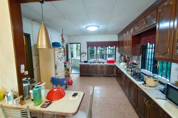 Oug/Tan Yew Lai 4 Storey Semi D Gated Guarded With High Hill View For Sale