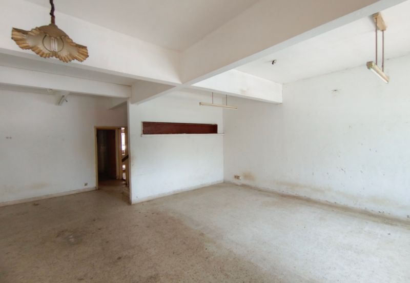 Oug 2 Storey Intermediate Terrace House Biggest Layout For Sale