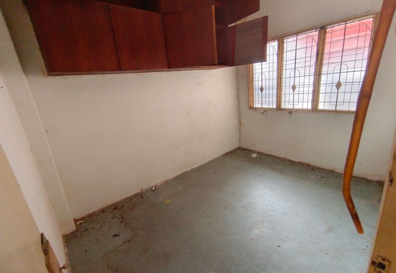 Oug 2 Storey Intermediate Terrace House Biggest Layout For Sale