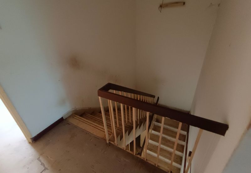 Oug 2 Storey Intermediate Terrace House Biggest Layout For Sale