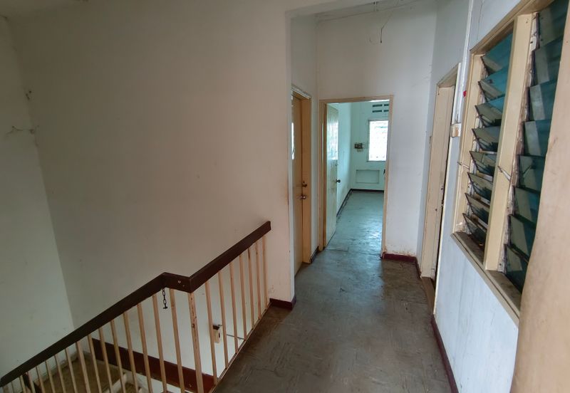 Oug 2 Storey Intermediate Terrace House Biggest Layout For Sale